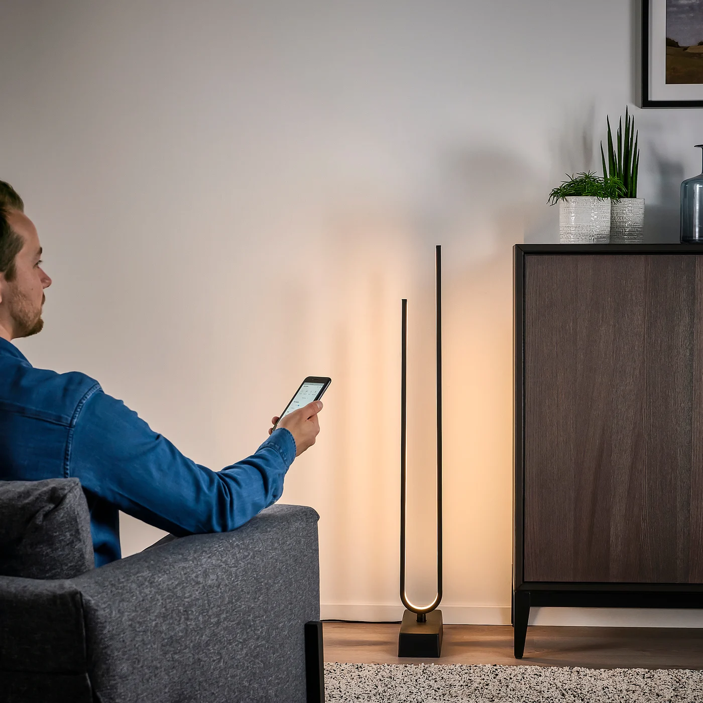 Redaktionelle Illustration zu IKEA TRÅDFRI im Test: Für wen sich das Lichtsystem eignet und wer weiter vergleichen sollte